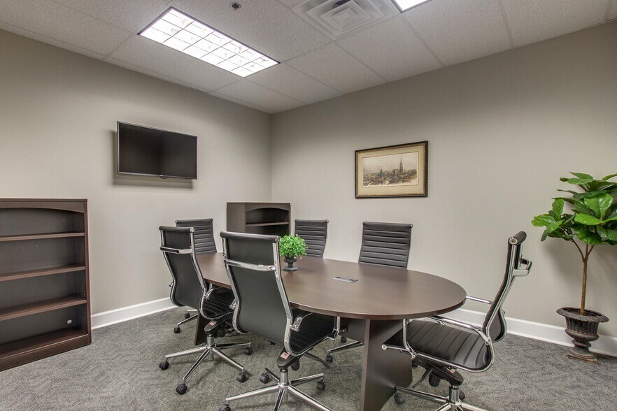 More Photos Of 212 Overlook Cir, Brentwood Office For Sale