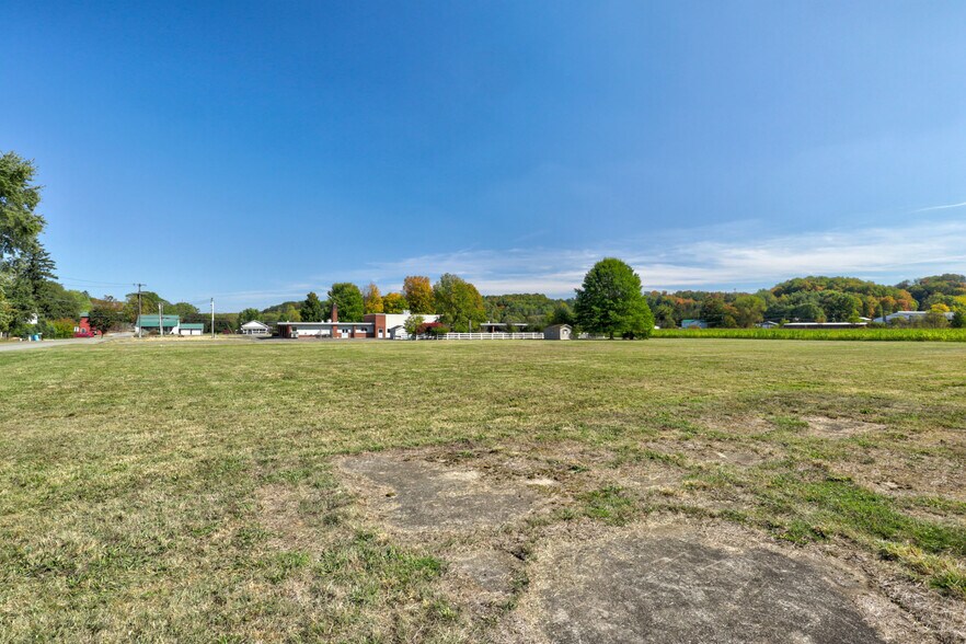 More Photos Of 4960 Hill Rd, Kennedy Schools For Sale