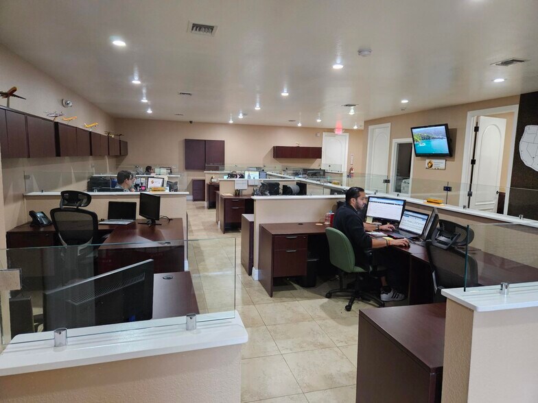 More Photos Of 8111-8119 NW 33rd St, Miami Warehouse For Sale