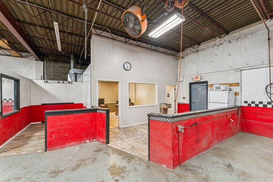 More Photos Of 1839 N 10th St, Kansas City Warehouse For Sale