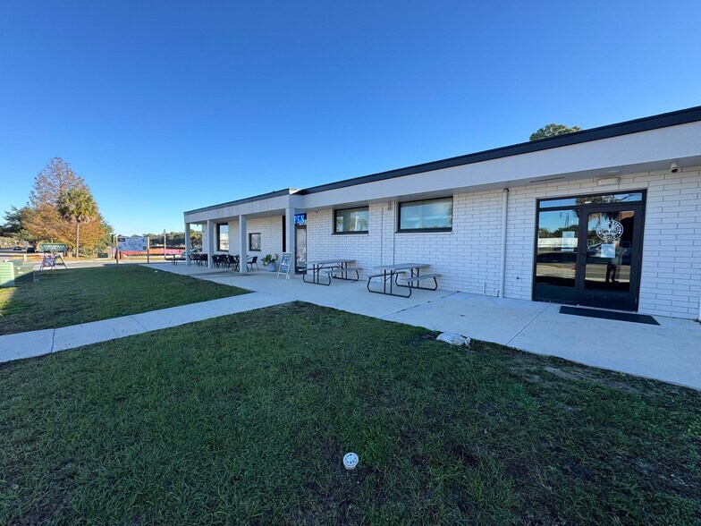 More Photos Of 235 NE Watula Ave, Ocala Restaurant For Sale