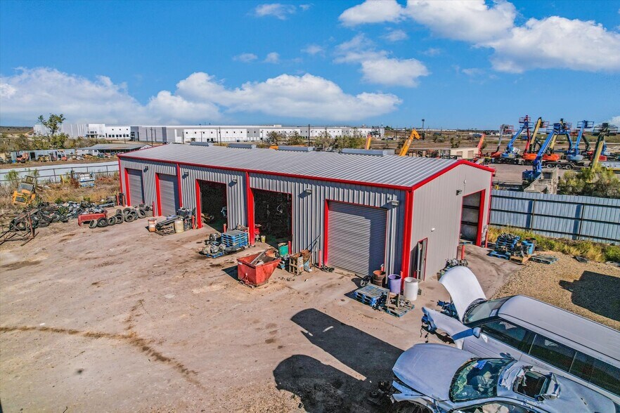 More Photos Of 11006 183 Hwy, Austin Industrial For Lease