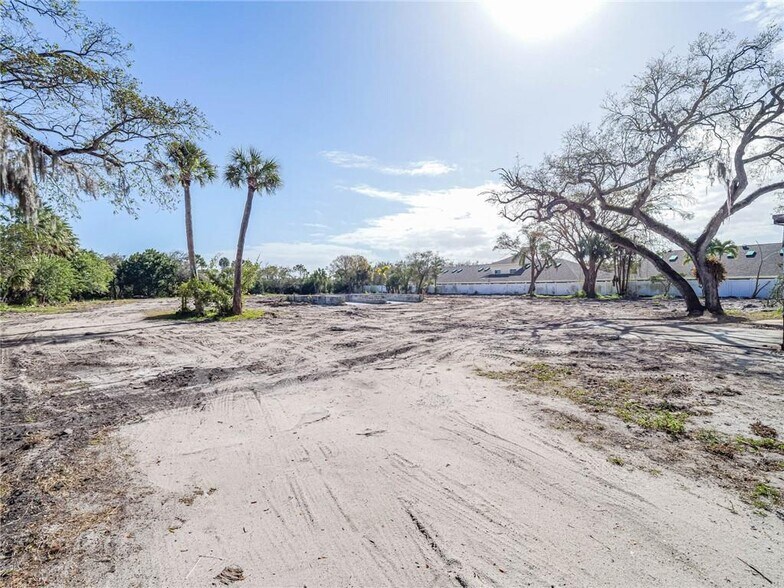 More Photos Of 690 6th Ave, Vero Beach Land For Sale