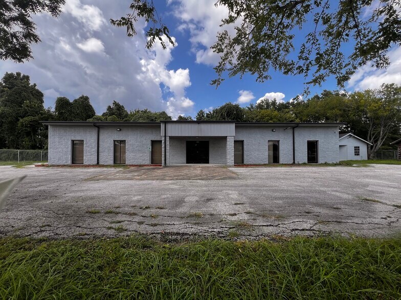 More Photos Of 11950 Alief Clodine Rd, Houston Light Distribution For Lease