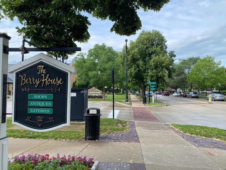 More Photos Of 227 S 3rd St, Geneva Freestanding For Lease