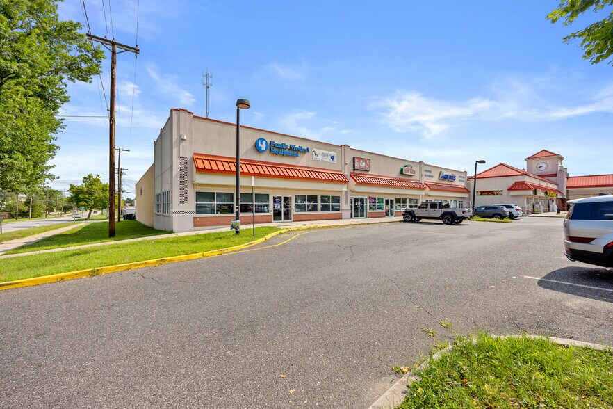 Primary Photo Of 106 W Landis Ave, Vineland Storefront For Lease
