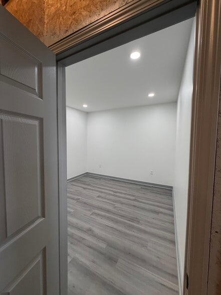 More Photos Of 2735 Huff Dr, Lawrenceville Warehouse For Lease