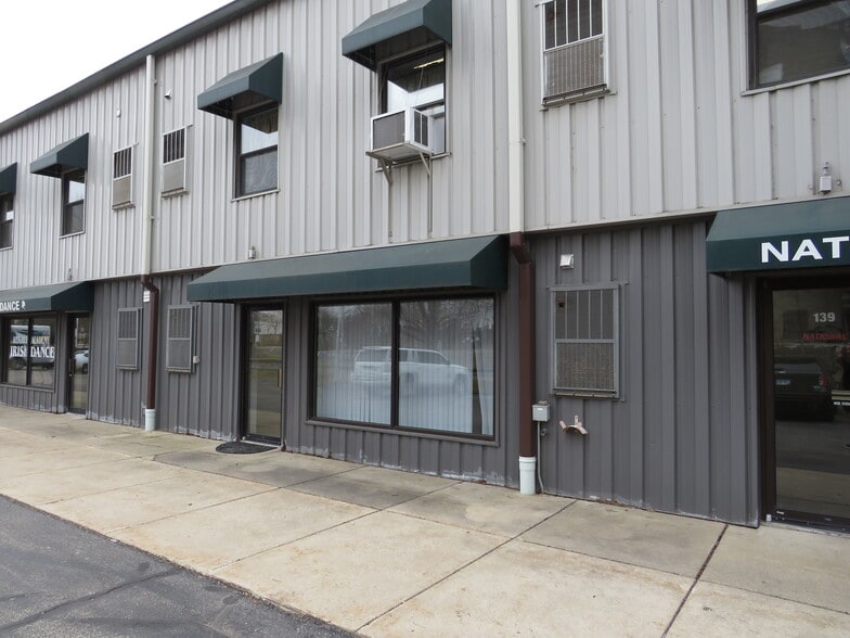 More Photos Of 113-137 W Wapella St, Minooka General Retail For Lease