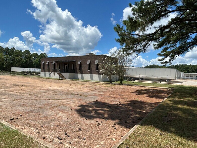More Photos Of 400 Childre Rd, Pearl Truck Terminal For Lease