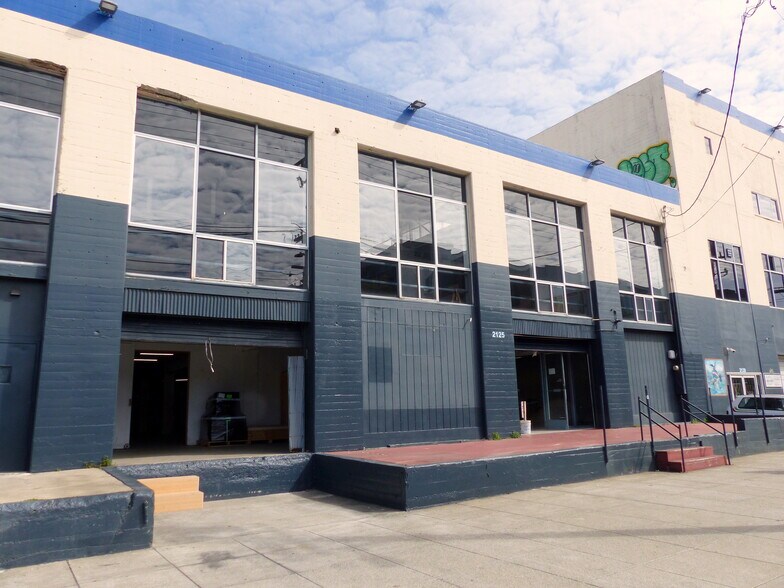 More Photos Of 2125 Harrison St, San Francisco Showroom For Lease