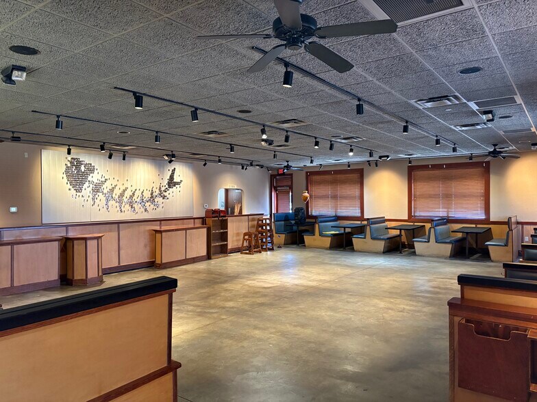 More Photos Of 121-133 Gage Blvd, Richland Freestanding For Lease