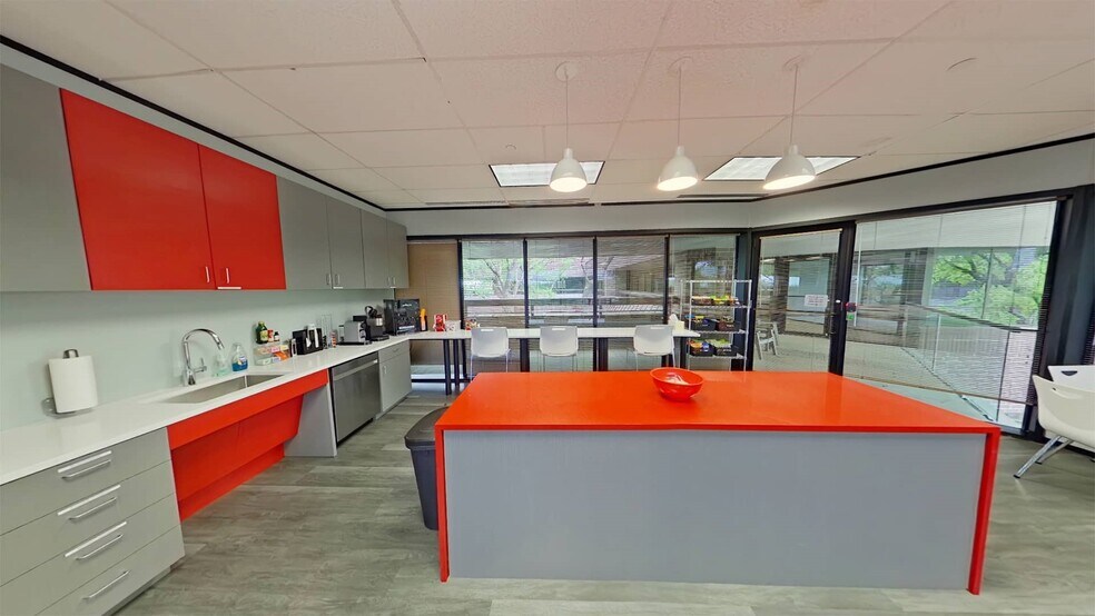 More Photos Of 1250 S Capital of Texas Hwy, West Lake Hills Office For Lease