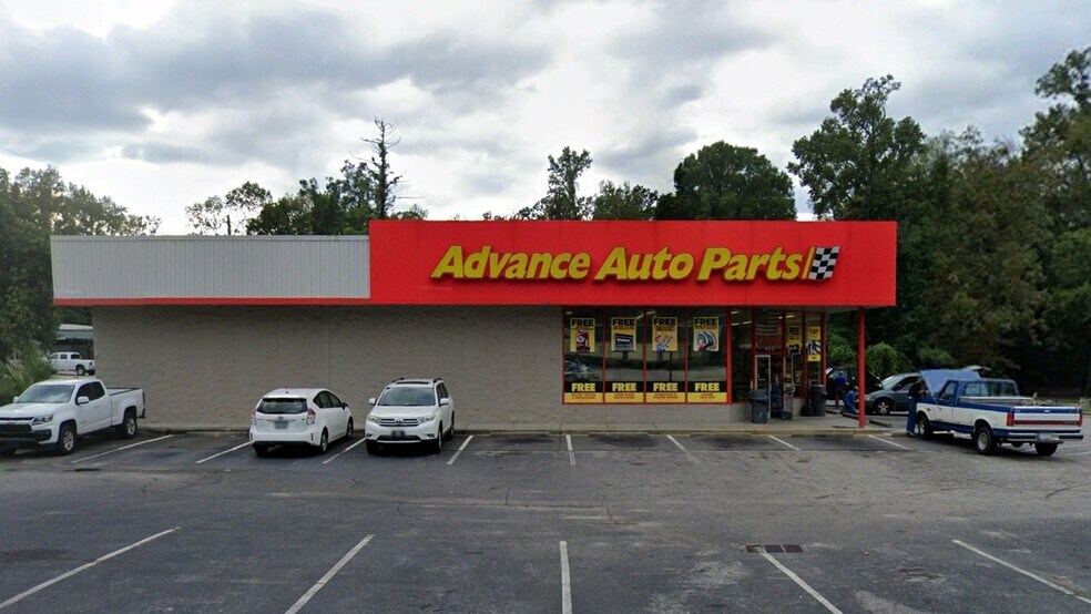 Primary Photo Of 400 N Main St, Hemingway Freestanding For Sale