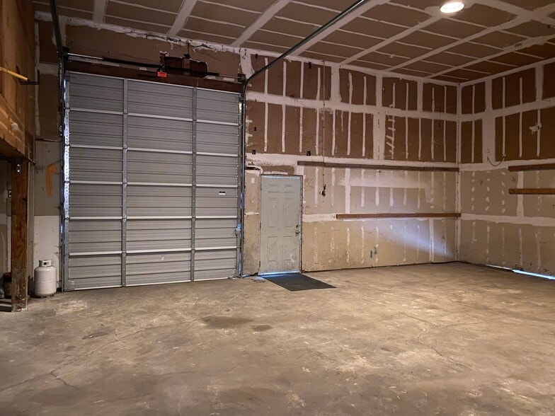 More Photos Of 15403 NE Caples Rd, Brush Prairie Warehouse For Lease