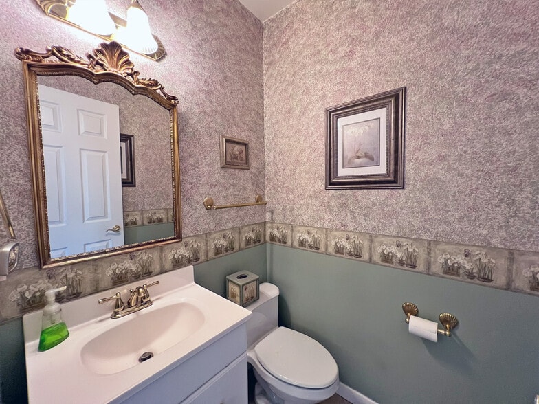 More Photos Of 3567 W 26th St, Erie Freestanding For Sale