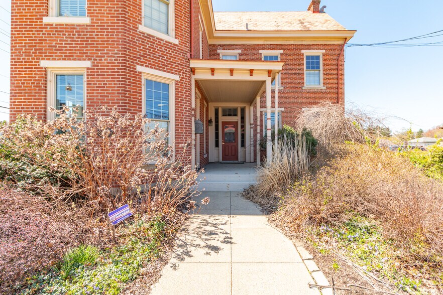 More Photos Of 323 S Main St, Zelienople Office Residential For Lease