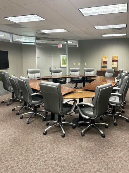 More Photos Of 4949 Keller Springs Rd, Addison Office For Lease