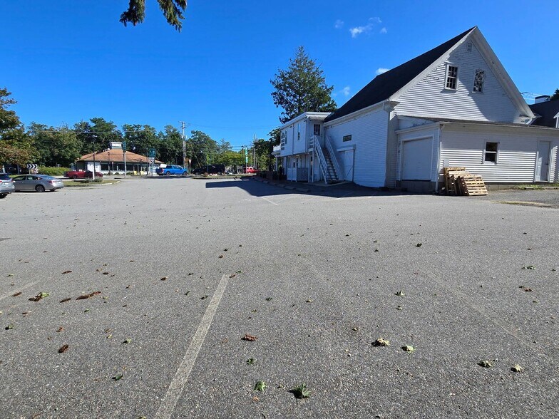 More Photos Of 60 MA-6A, Orleans General Retail For Sale