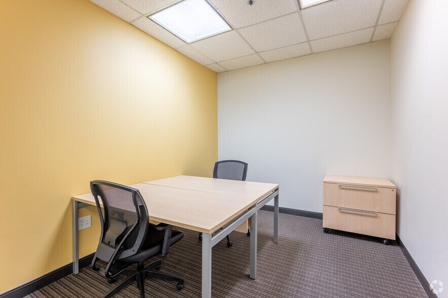 More Photos Of 100 King St W, Toronto Coworking Space