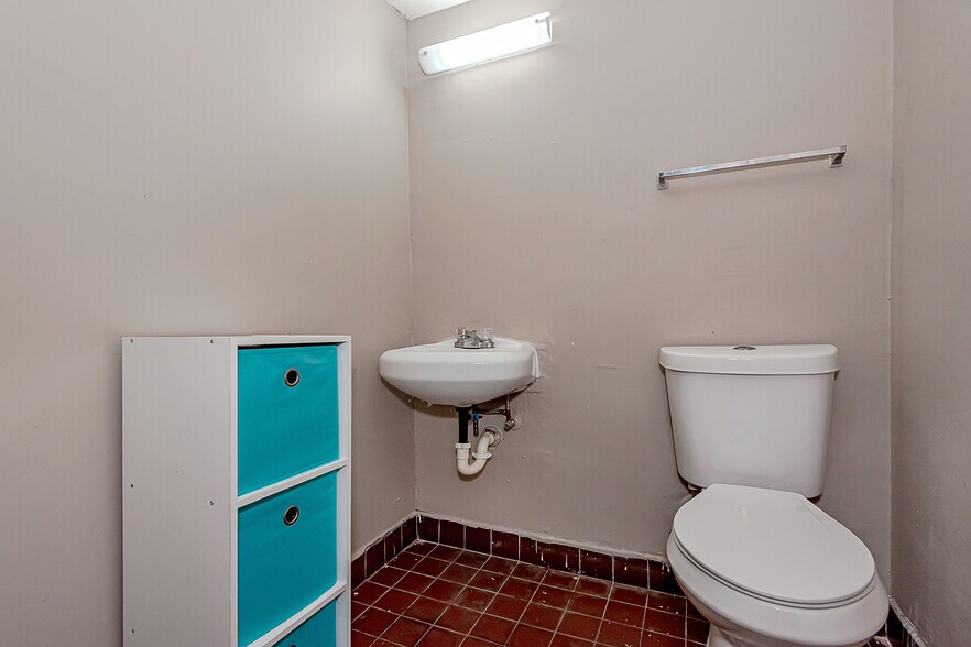 More Photos Of 5220 NW 72nd Ave, Miami Warehouse For Lease