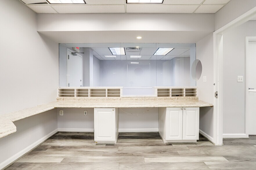 More Photos Of 611 S Carlin Springs Rd, Arlington Medical For Sale