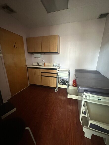 More Photos Of 314 W 14th St, New York Medical For Lease
