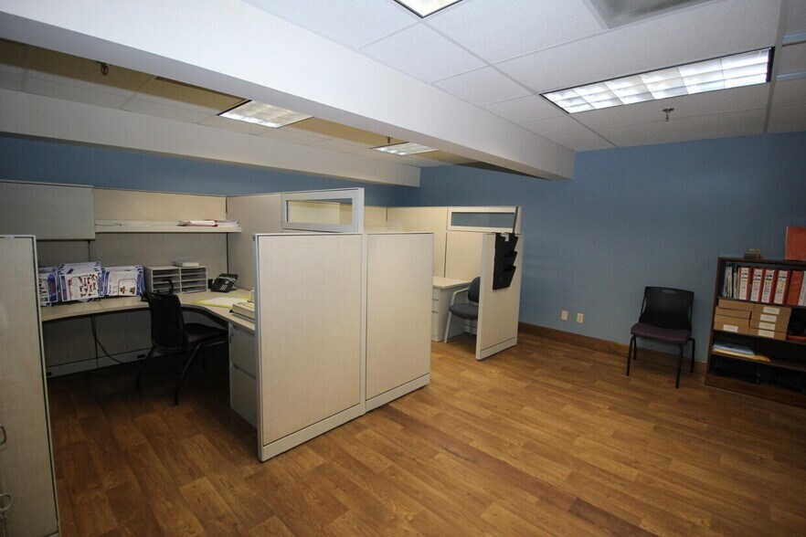 More Photos Of 3500 Bleachery Ave, New Hartford Warehouse For Sale