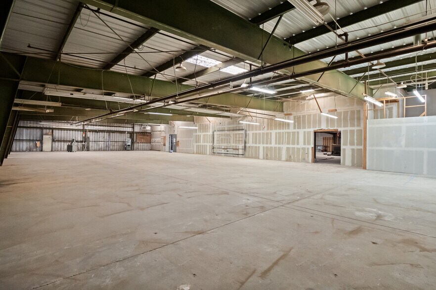 More Photos Of 2025-2035 Newcomb Ave, San Francisco Warehouse For Lease