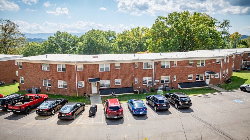 More Photos Of 132 Mesa Ln, Bristol Apartments For Sale