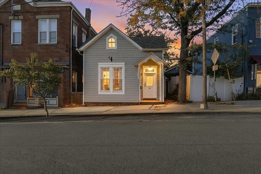 More Photos Of 55 E Front St, Keyport Office For Sale