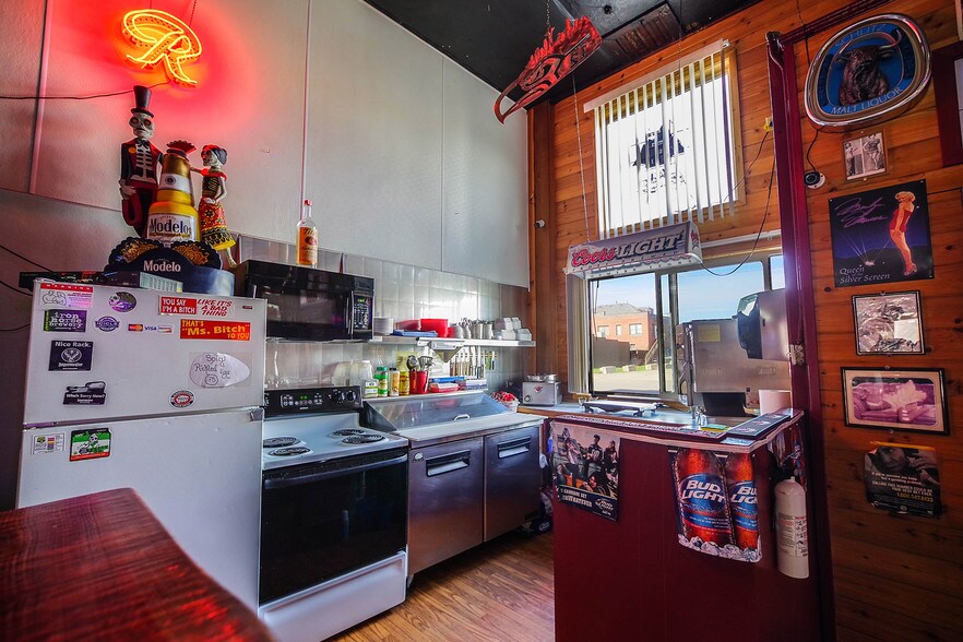 More Photos Of 112 N Pennsylvania Ave, Cle Elum General Retail For Sale