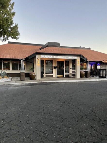 More Photos Of 909 Merchant St, Vacaville Restaurant For Lease