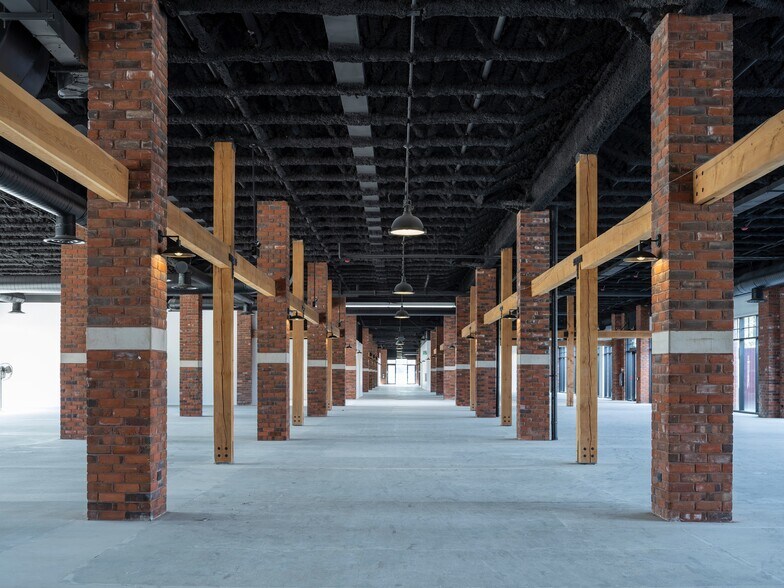 More Photos Of 2650 St Clair Av W, Toronto Freestanding For Sale