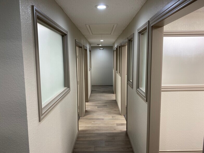 More Photos Of 522 Benson Ln, Roanoke Office For Lease