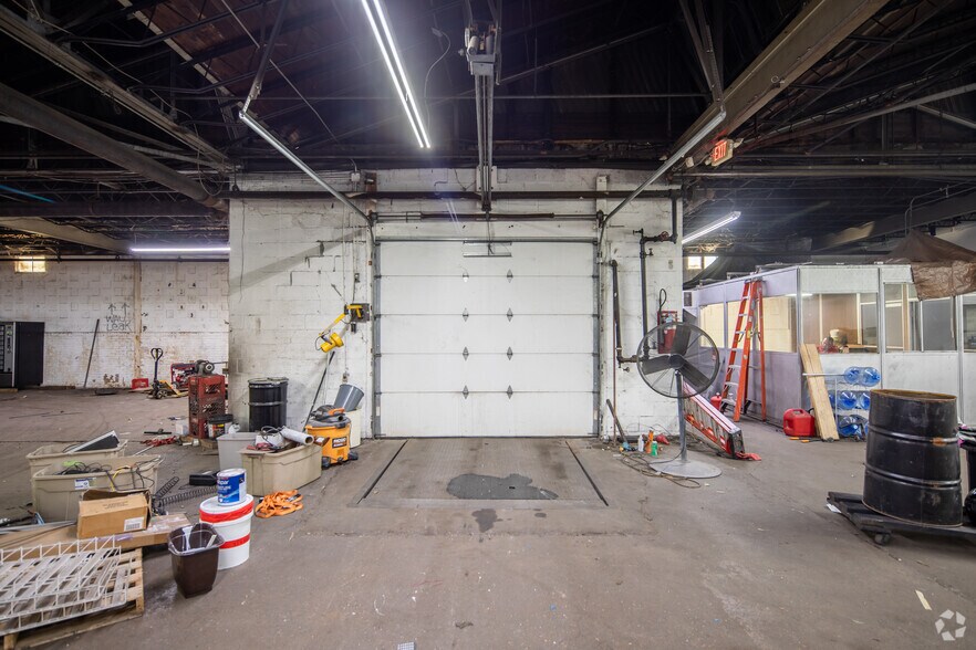 More Photos Of 5206 S 38th St, Saint Louis Warehouse For Lease