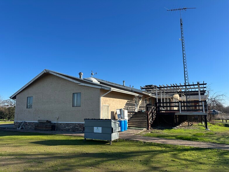 More Photos Of 6738 Greenbay Rd, Arbuckle Land For Lease