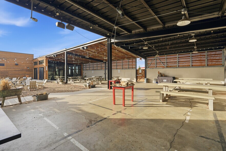 More Photos Of 706 E 23rd St, Lawrence Restaurant For Sale