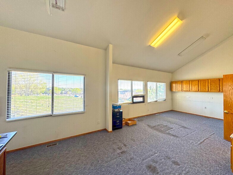More Photos Of 108 Coronado Ct, Fort Collins Office For Sale