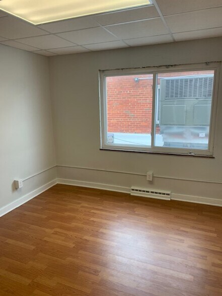 More Photos Of 814 E 185th St, Cleveland Office For Lease