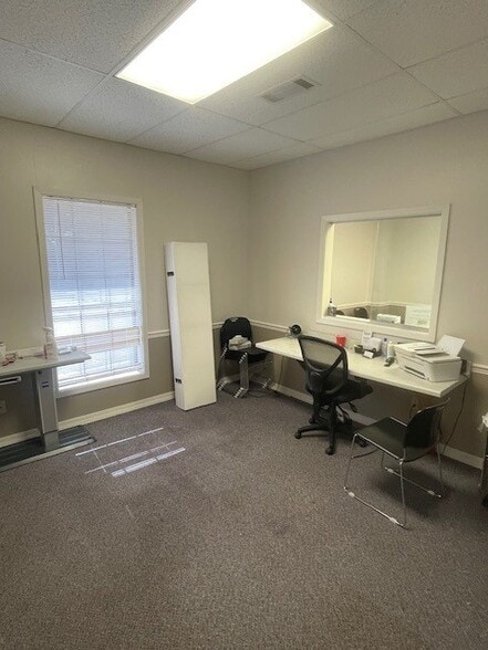 More Photos Of 1911 Mission 66, Vicksburg Medical For Lease