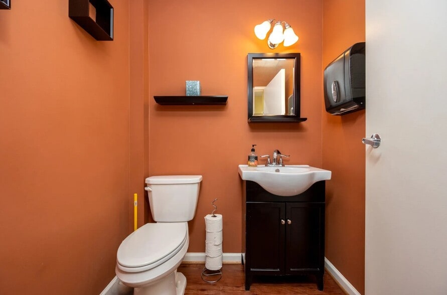 More Photos Of 20 Crossroads Dr, Owings Mills Medical For Sale