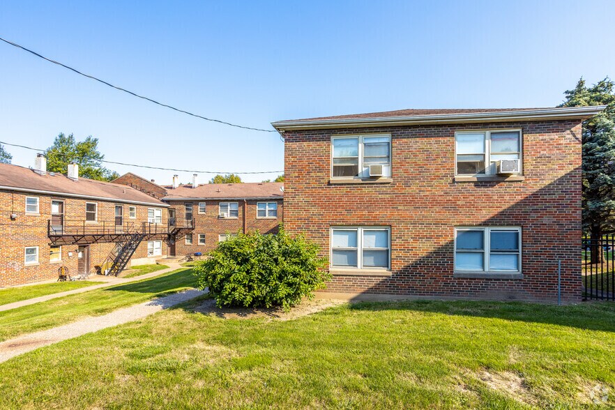 More Photos Of 1203 E 11th St, Davenport Apartments For Sale