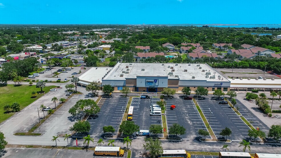 More Photos Of 2810 S US Highway 1, Fort Pierce General Retail For Sale