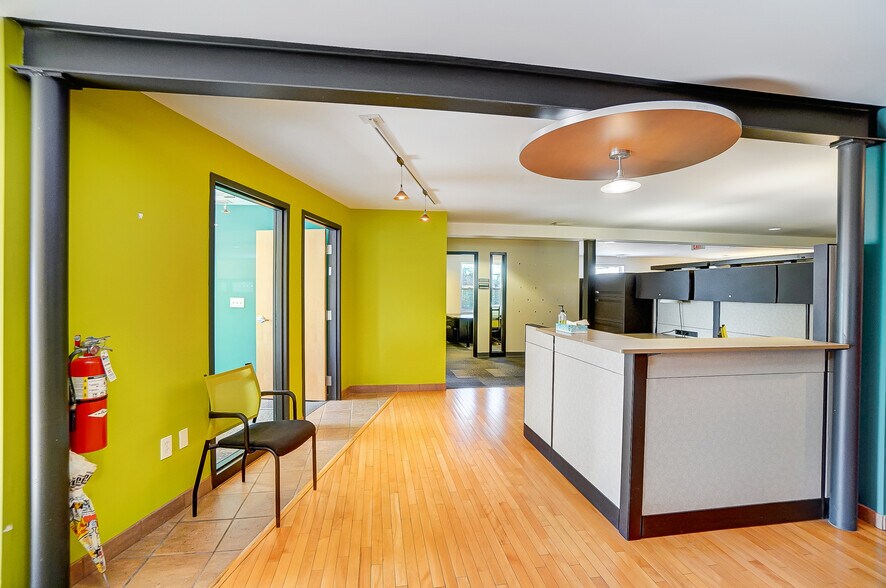 More Photos Of 3925-3927 Brotherton Rd, Cincinnati Office For Sale