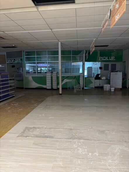 More Photos Of 325 E Waterloo Rd, Akron Drugstore For Sale