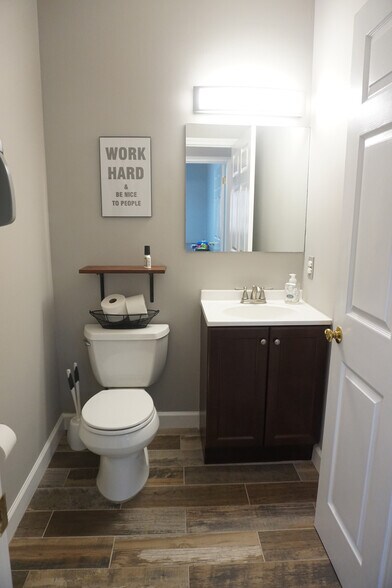 More Photos Of 3298 Summit, Pensacola Office For Lease