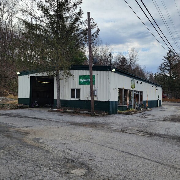 More Photos Of 609 Route 208, Gardiner General Retail For Sale