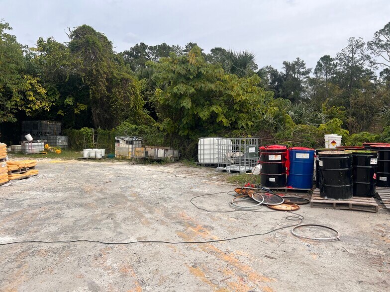 More Photos Of 1075 N Ronald Reagan Blvd, Longwood Warehouse For Lease