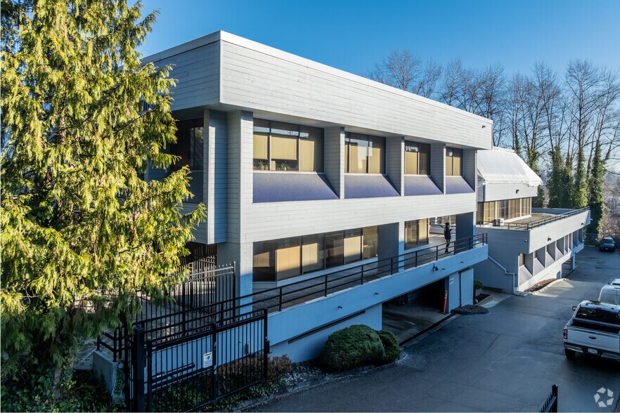More Photos Of 3920 Norland Ave, Burnaby Office For Lease