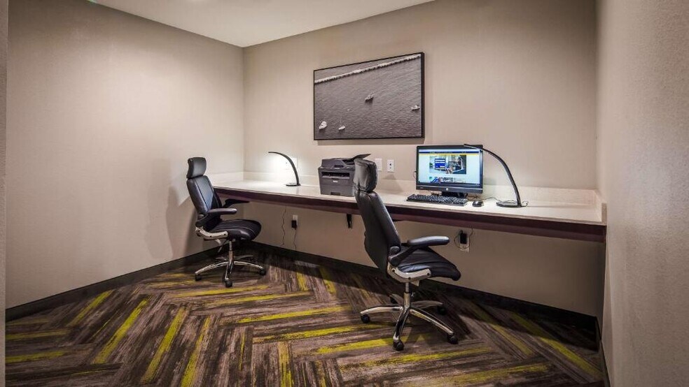 More Photos Of 501 7th St, Bay City Hotel For Sale